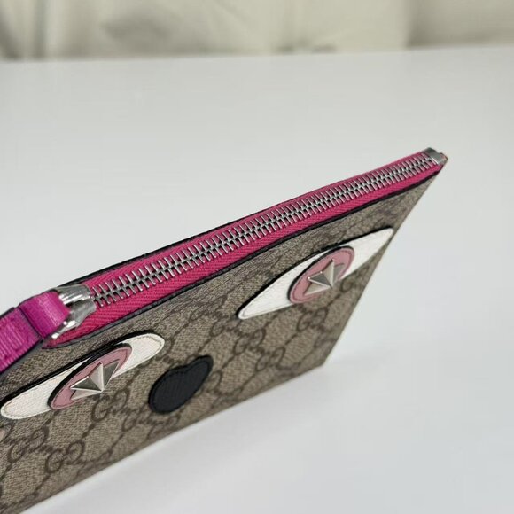 Gucci GG Logo Supreme Clutch with Eye Design & Pink Trim - Picture 7 of 9